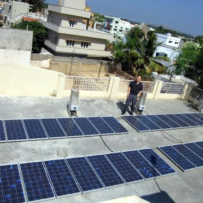Conjunto de paneles solares sobre una cubierta