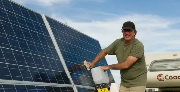 Limpieza de los paneles solares