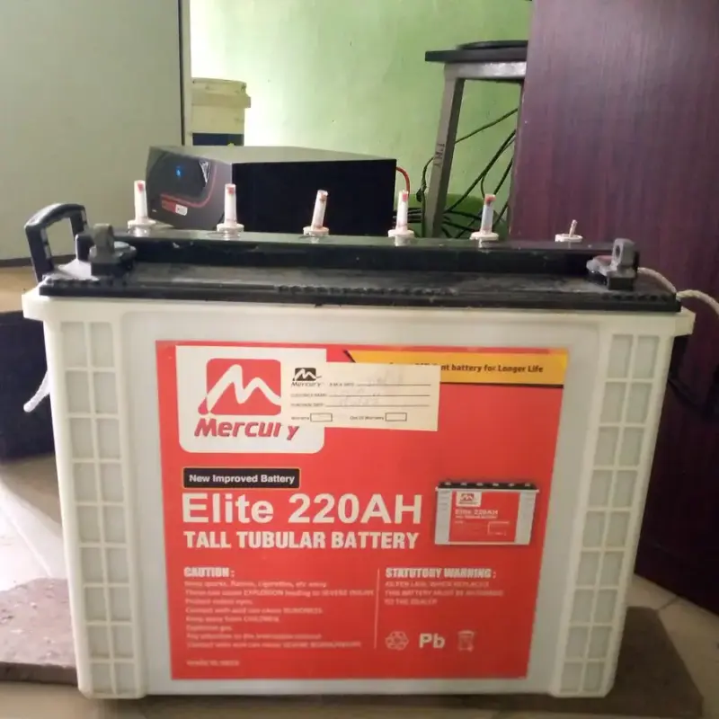 Inversor solar montado en pared