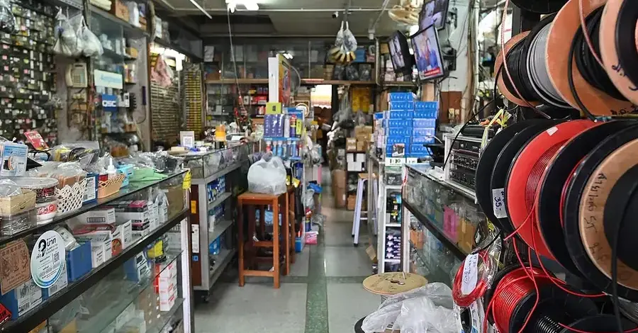 Pasillo de una gran superficie de bricolaje